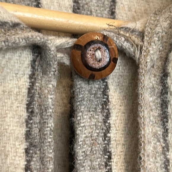 Vintage 70s Wool Blanket Cape Poncho Coat with Fringes One Size - Picture 6 of 13